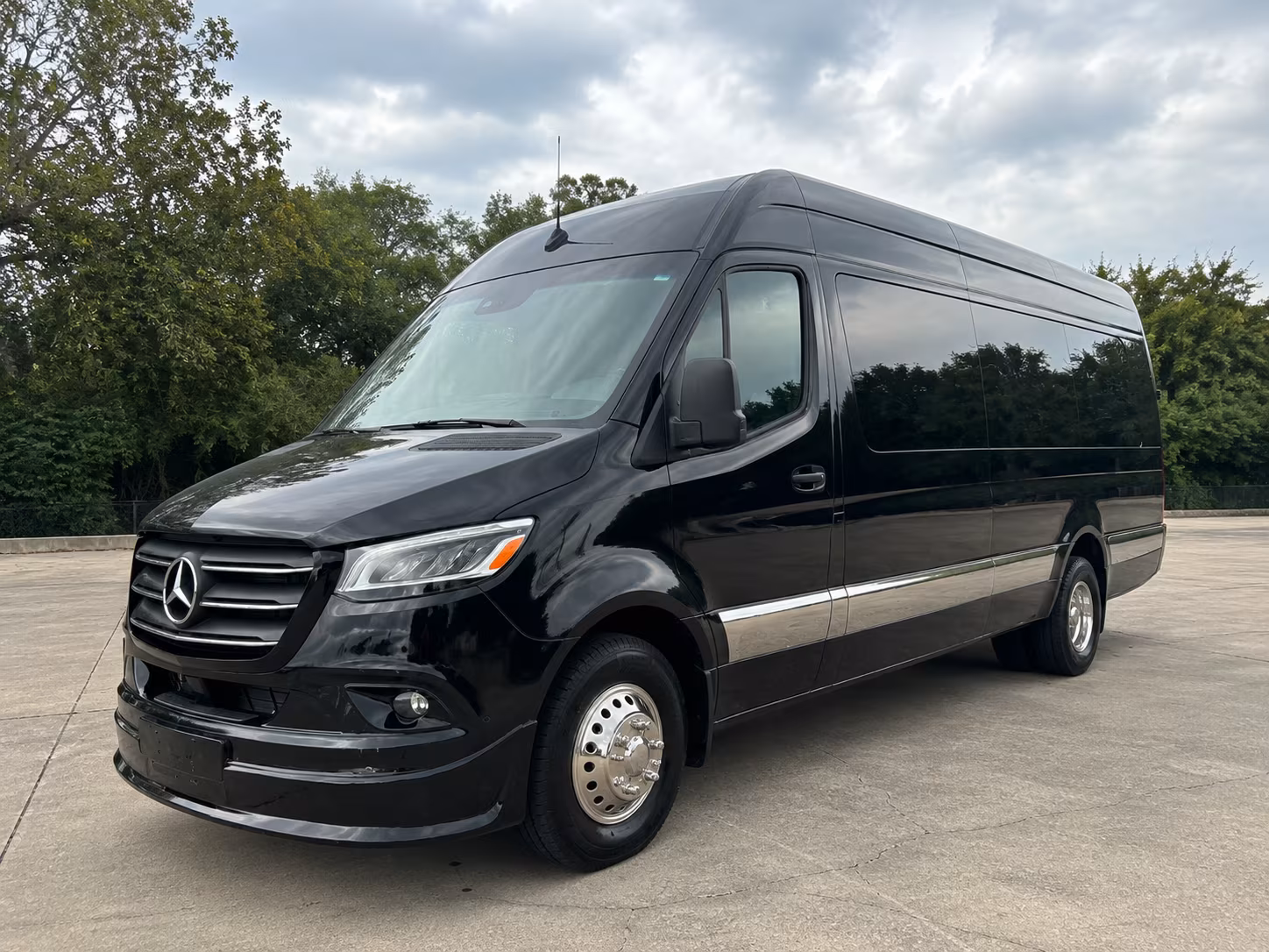 Charlotte Airport Shuttle & Transportation party bus exterior